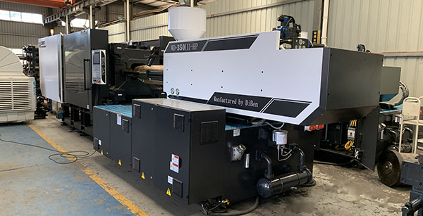 WDIII series central single cylinder servo injection machine